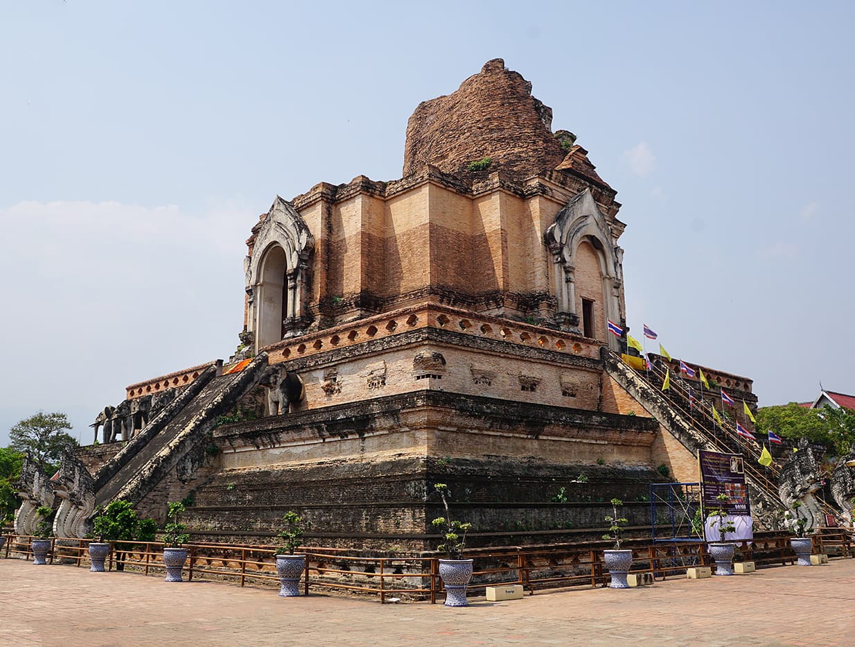 Admire the Historical Ruins at Wat Chedi Luang