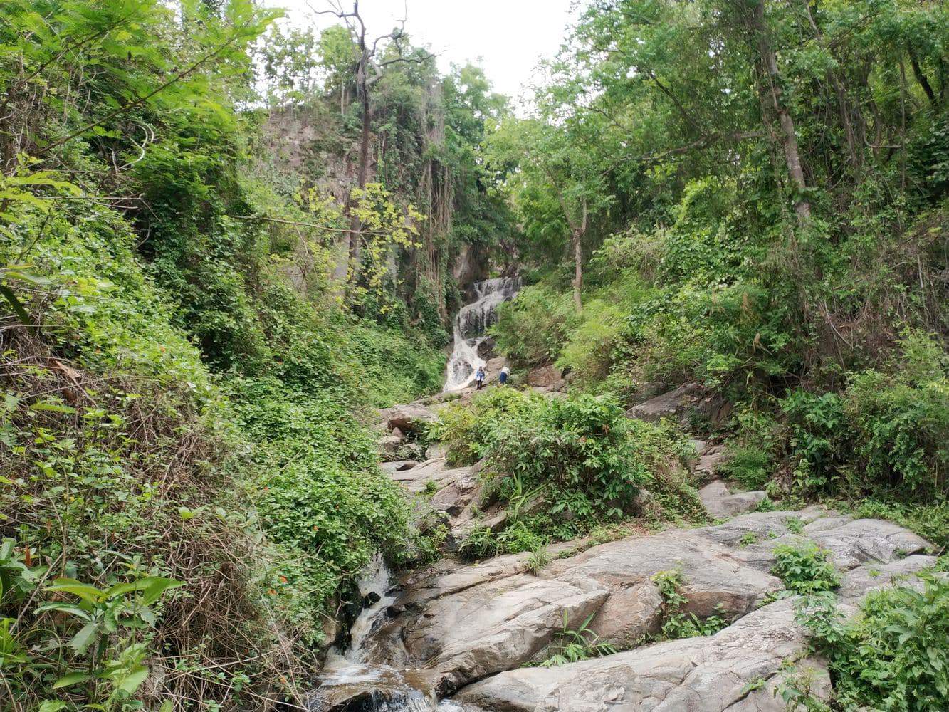 Huay-Kaew-Waterfall-09-845098581