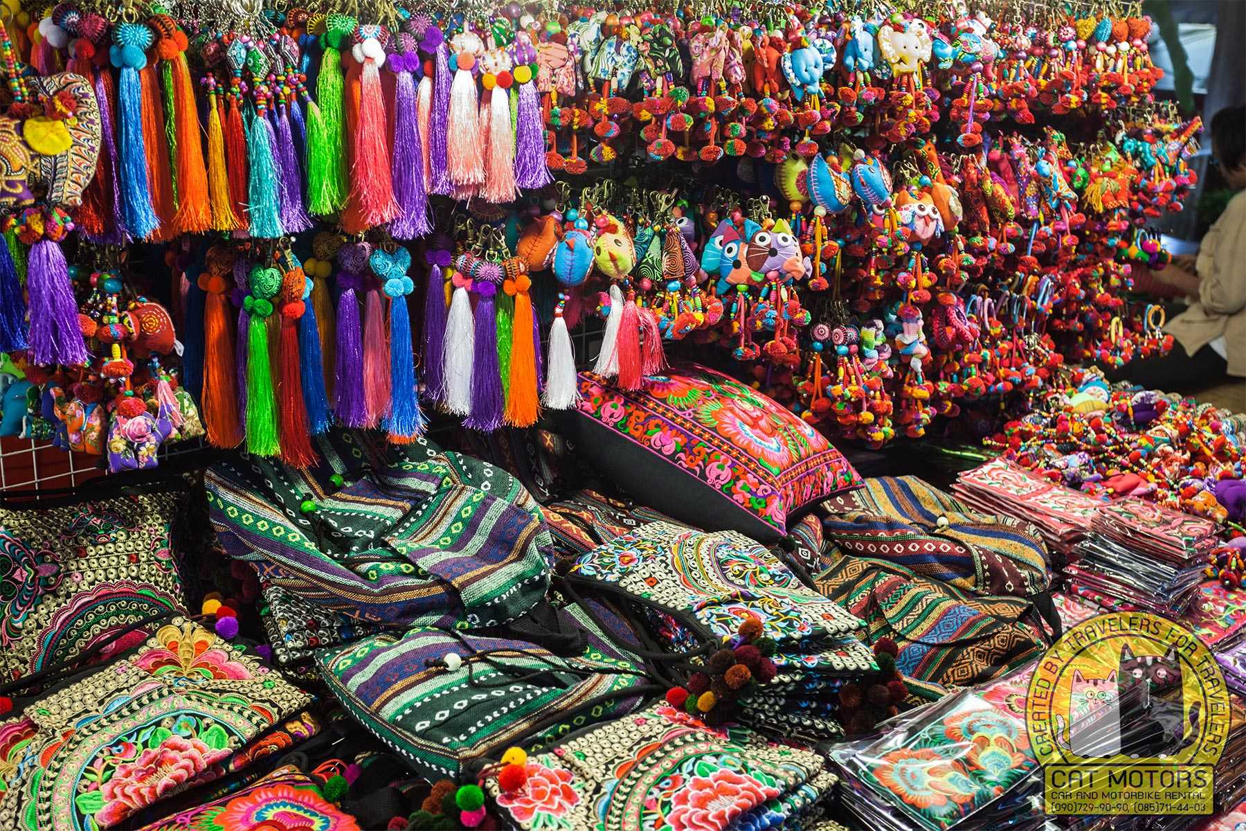 Negotiation for Souvenirs at Warorot Market