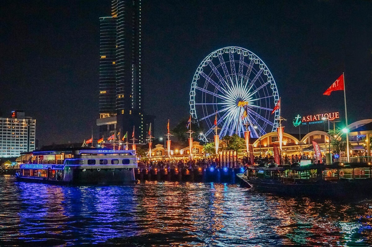 Asiatique frente al río Bangkok, Tailandia