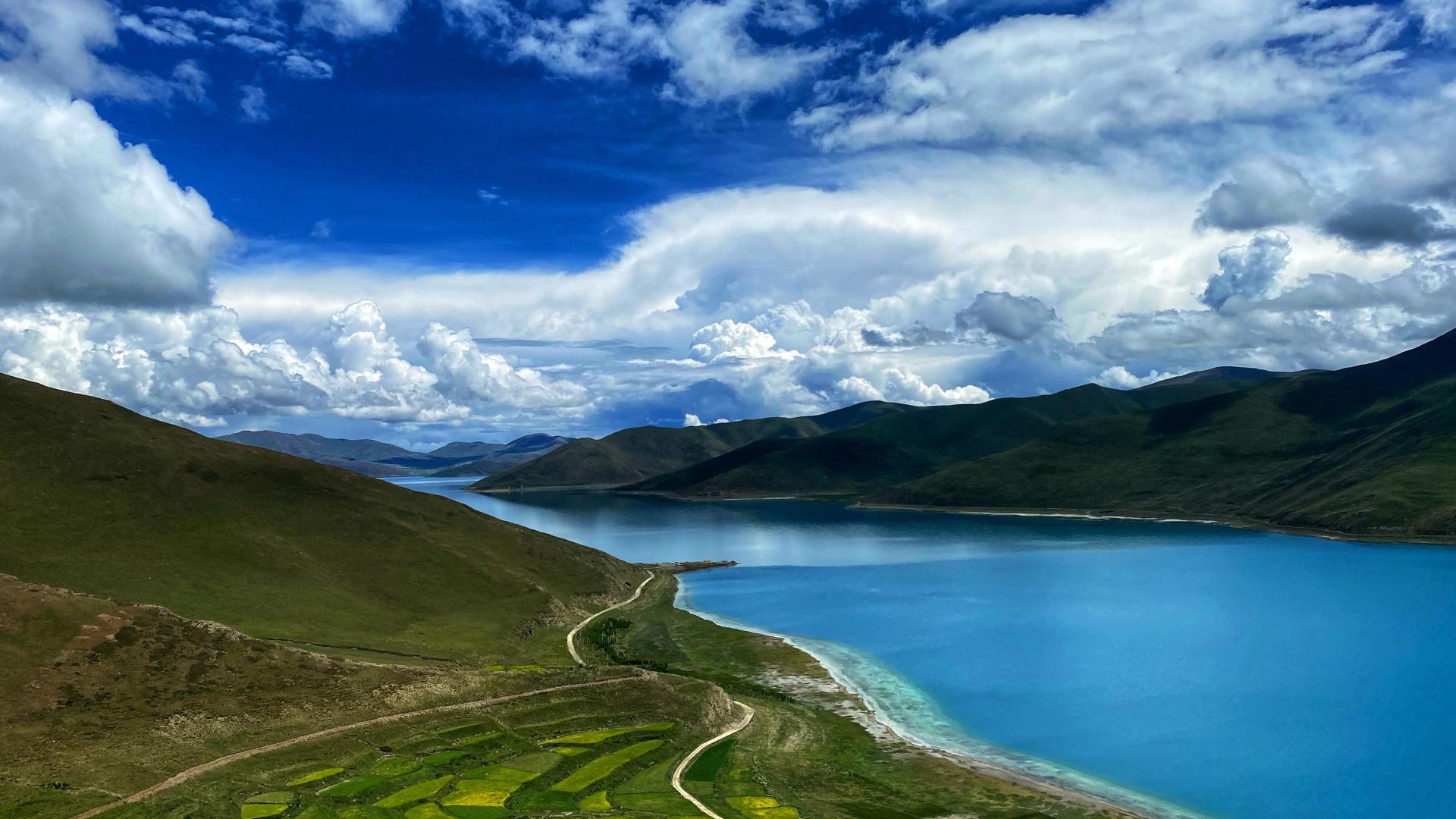 Lake Yamdrok Tibet