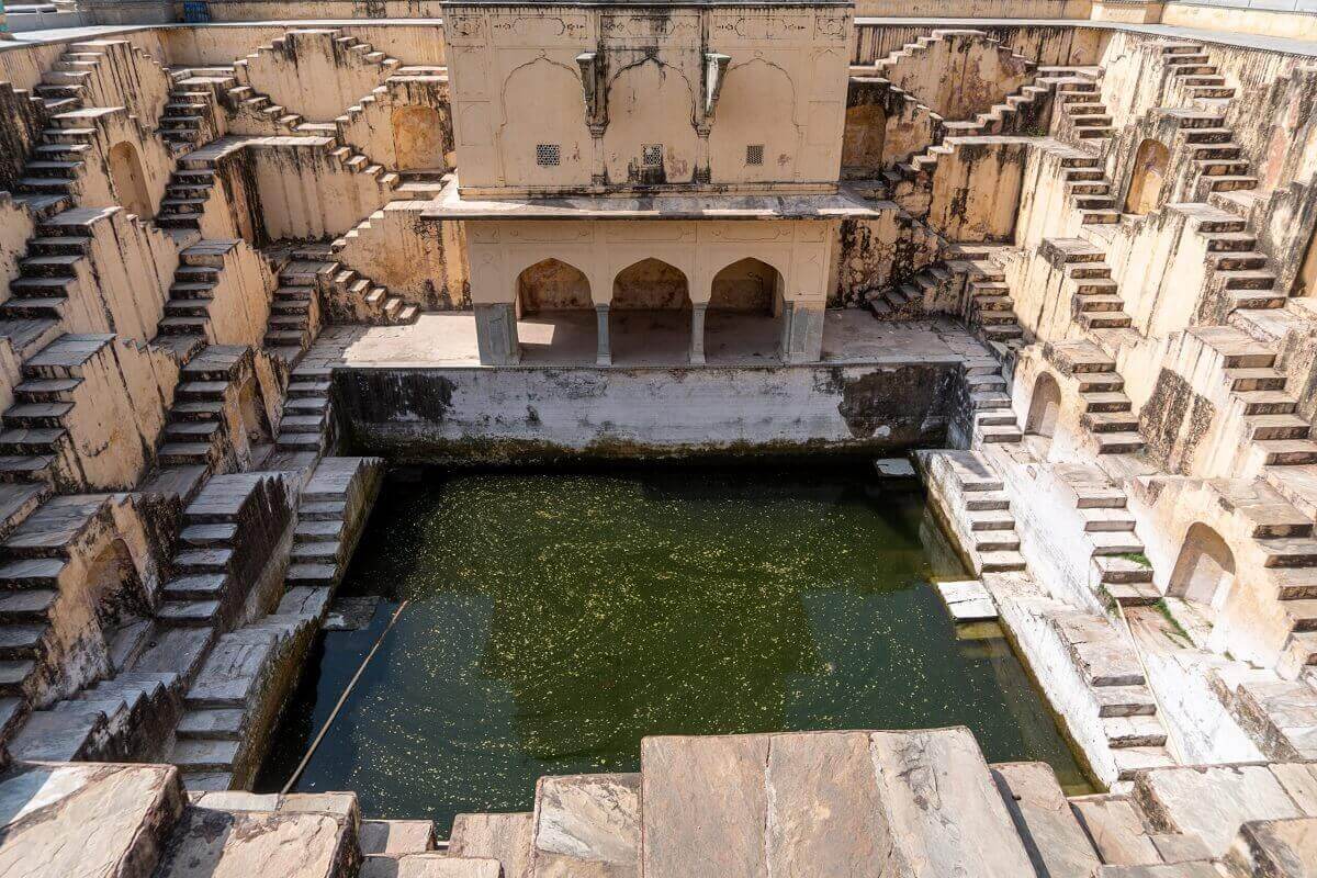 Panna Meena ka Kund