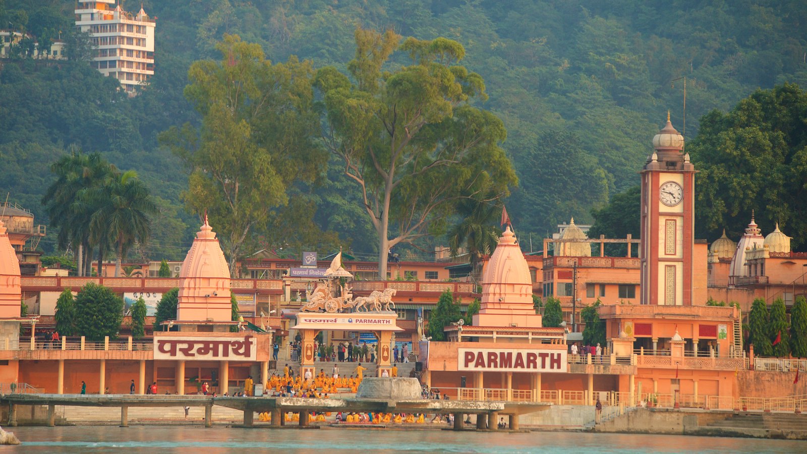 Rishikesh Parmarth Niketan Ashram.jpg