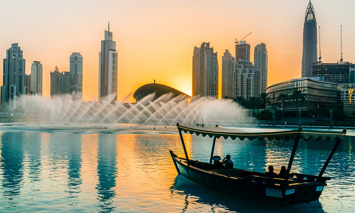 Mira las fuentes danzantes Dubai