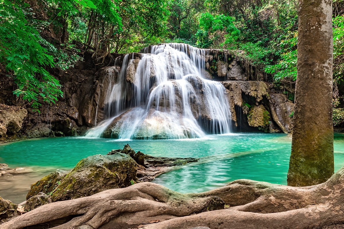 Kanchanaburi: Historia y Naturaleza