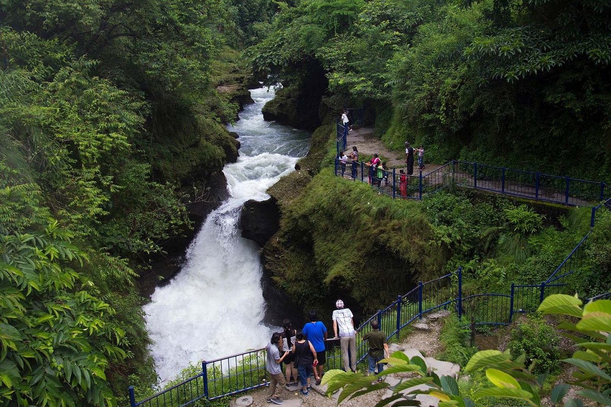 Cascadas Devi: La fuerza de la naturaleza