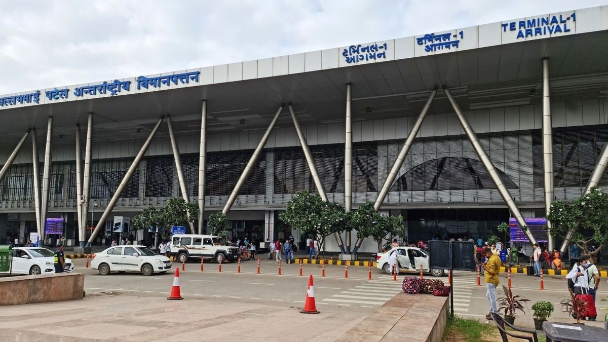 Aeropuerto Internacional de Ahmedabad (AMD)