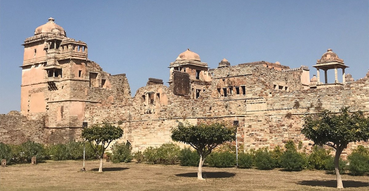 Rana Kumbha Palace: Testigo del Pasado Heroico