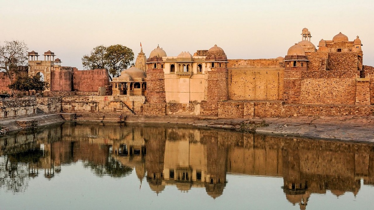 Mandap de Ratan Singh: Serenidad y Grandeza