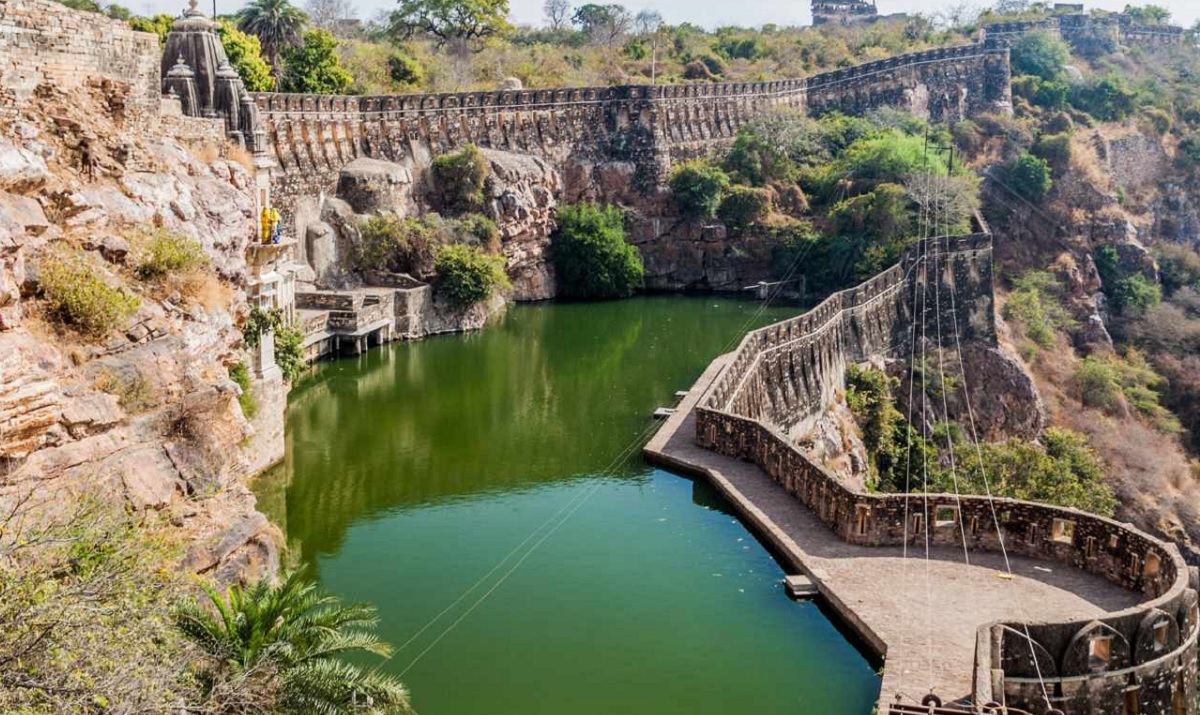 Gaumukh Kund: Un Estanque Sagrado