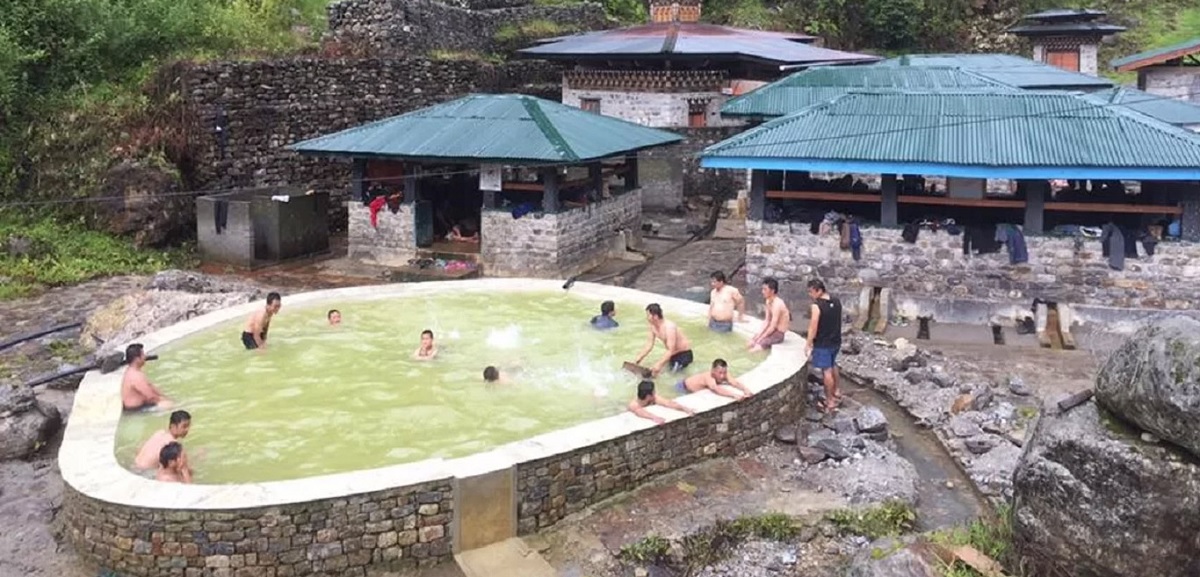 Gasa Tshachu: Aguas Termales en el Himalaya