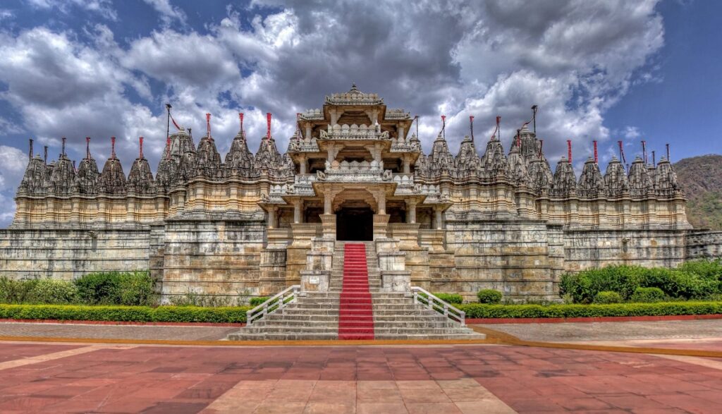 Templo Jainista de Ranakpur: Horarios Historia Cómo Llegar y Guía de Viaje Completa