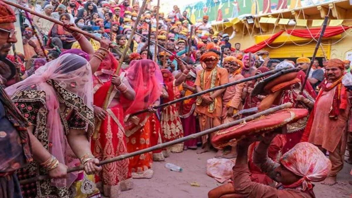 Consejos para disfrutar Lathmar Holi  en Barsana 2025